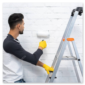 Frisch gestrichenes Wohnzimmer nach Renovierung