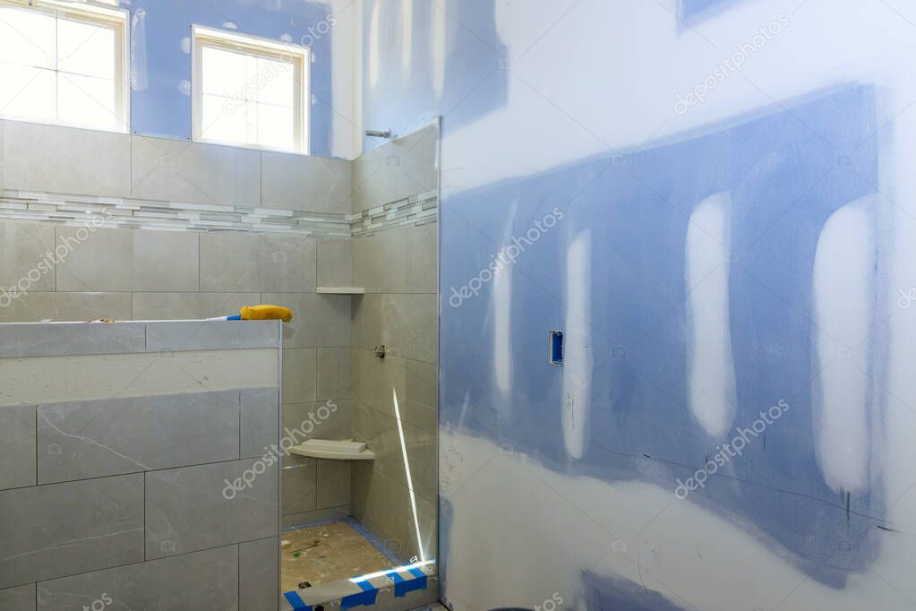 Fliesenarbeiten im Bad